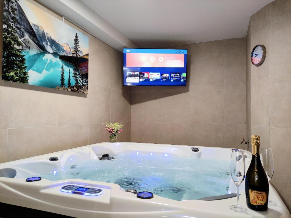 Grand Spa Harrachov - Wellness Luxusni Apartman S Velkou Virivkou, Saunou, Kuchyni A Venkovnim Posezenim V Centru Harrachova Εξωτερικό φωτογραφία