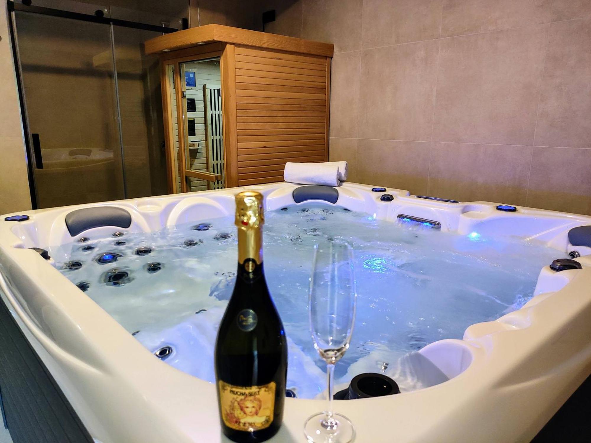 Grand Spa Harrachov - Wellness Luxusni Apartman S Velkou Virivkou, Saunou, Kuchyni A Venkovnim Posezenim V Centru Harrachova Εξωτερικό φωτογραφία