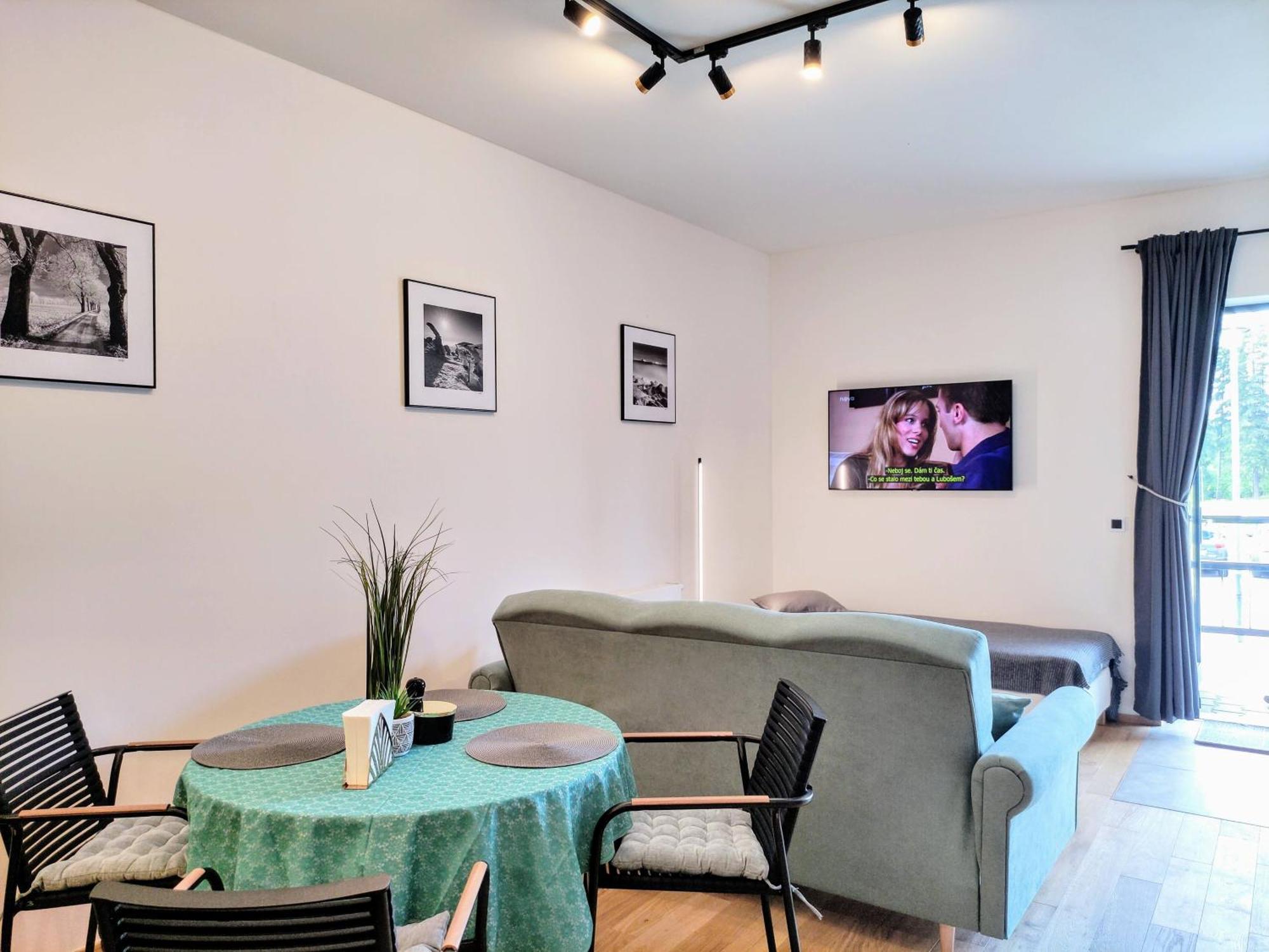 Grand Spa Harrachov - Wellness Luxusni Apartman S Velkou Virivkou, Saunou, Kuchyni A Venkovnim Posezenim V Centru Harrachova Δωμάτιο φωτογραφία